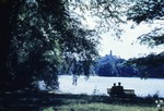 Juli 1963: Blick ber den Parksee zum Oberen Schloss
