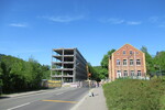 15.05.2022: Blick von der Bundesstrae 92; rechts die ehemalige Dlauer Schule