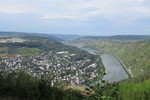 21.08.2020: Mosel - Blick von der Bismarckhtte bei Starkenburg moselabwrts; vorn Traben, hinten Enkirch