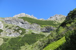 13.05.2018: Hohe Tatra - Blick vom Abstieg ins Tal Dolina Małej Łąki zurck auf die Berge