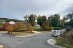 09.10.2024: ehemaliger Standort des Gebudes: eine Grnanlage neben der neuen Vogtlandhalle