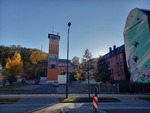 25.10.2024: Die Stelle ist nicht wiederzuerkennen: Teppichverkaufsstelle und das benachbarte Haus sind verschwunden, und die Strae ist mittlerweile asphaltiert.