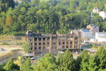 09.08.2015: Blick von der Beethovenstrae auf das ausgebrannte Fabrikgebude