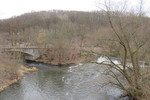 27.02.2020: Blick von der Straenbrcke Mylauer Strae auf Wehr, Gltzschmndung und Brcke der ehemaligen Anschlussbahn