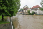 02.06.2013: Blick auf Sparkasse und Friedensbrcke