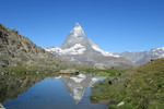 23.07.2020: Walliser Alpen - Matterhorn spiegelt sich im kleinen See
