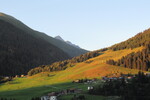 28.07.2020: Obere Surselva - Blick vom Balkon der Unterkunft in Sedrun nach Sden am Morgen