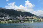 31.07.2020: Oberengadin - Blick ber den St. Moritzersee auf St. Moritz Dorf