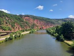 16.07.2025: Saar - Blick von der Brcke bei Serrig saaraufwrts (Hammer Saarschleife)