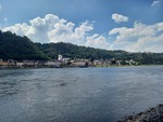 25.07.2025: Rhein - Blick von St. Goarshausen ber den Rhein auf St. Goar