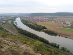 06.10.2019: Mainfranken und Tauberfranken - Blick vom Mainwanderweg zwischen Karlstadt und Gambach auf Karlburg und Karlstadt