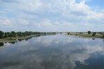 17.08.2022: Blick von der Elbbrcke der B 189 bei Wittenberge flussaufwrts