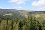 20.04.2014: Thringen (Sonstiges) - Blick vom Oberbecken des PSW Goldisthal mit ICE-Neubaustrecke Erfurt - Nrnberg