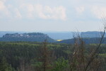 14.05.2023: Sächsische Schweiz - Blick vom Bernhardstein zu Königstein (links) und Pfaffenstein