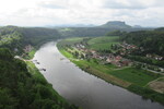 17.05.2023: Sächsische Schweiz - Blick vom Weg von der Bastei nach Rathen elbaufwärts