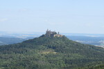 17.07.2023: Zollernalb - Blick vom Weg zwischen Blasenberg und Zollersteighof auf die Burg Hohenzollern