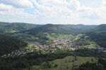 19.07.2023: Zollernalb - Blick vom Aussichtspunkt an der Schalksburg auf Albstadt-Laufen