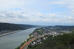 25.07.2023: Rhein - Blick von der Rheinbrohler Ley flussabwärts