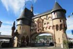 20.08.2020: Mosel - Sdseite des Portals der Moselbrcke Traben-Trarbach