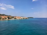 17.08.2025: Insel Ugljan - Blick von der im Hafen liegenden Fhre auf Preko