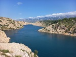 18.08.2025: Zadar und Umgebung - Blick vom sdlichen Abstieg von der Paklenicabrcke nach Norden