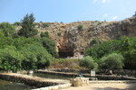 16.08.2023: See Genezareth und Golanhhen - Baniasquelle mit der Hhle des Pan im Hintergrund