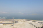 19.08.2023: Totes Meer und Umgebung - Blick von der Abfahrt vom Highway 90 sdlich von Ein Bokek aufs Tote Meer