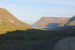 28.08.2014: Bolungarvík - Blick von der Landseite auf Bolungarvík