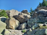 24.06.2026: Veltin, Chiavennatal und Comer See - Felsen am Aufstieg zum Lago del Truzzo