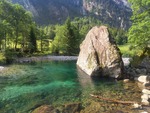 26.06.2026: Veltin, Chiavennatal und Comer See - Felsen im Bachbett im Val di Mello
