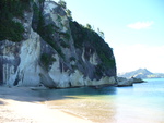 25.02.2006: Coromandel-Halbinsel - Klippe am Lonely Beach