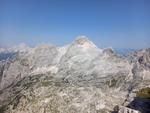 13.08.2025: Blick vom Weg nahe des Bovški Gamsovec nach Nordwesten; rechts einer der Kriz-Seen