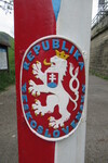 14.05.2023: Nahaufnahme des Wappens auf der Grenzsule; seit 30 Jahren gibt es allerdings keine Tschechoslowakische Republik mehr.