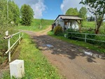 29.05.2025: Grenze in Natzschung (Načetín); die Grenze verluft entlang des rechten Weges und des Baches
