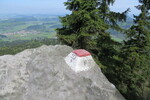 05.05.2015: Grenzstein auf einem Felsen an den Wilden Lchern