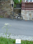 04.08.2009: Grenzverlauf in Hain ber eine Treppe zwischen zwei Grundstcken